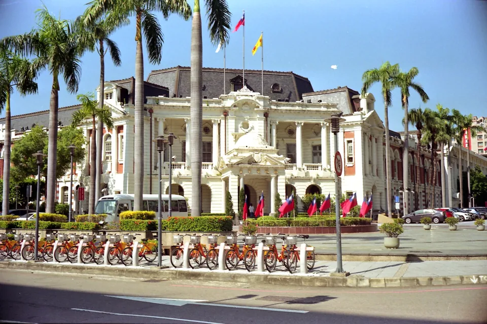 台灣仿巴洛克式公家建築外觀